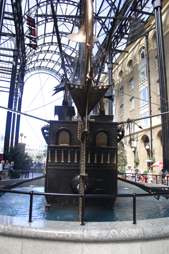 Hays Galleria on the south bank of Thames opposite the Tower of London